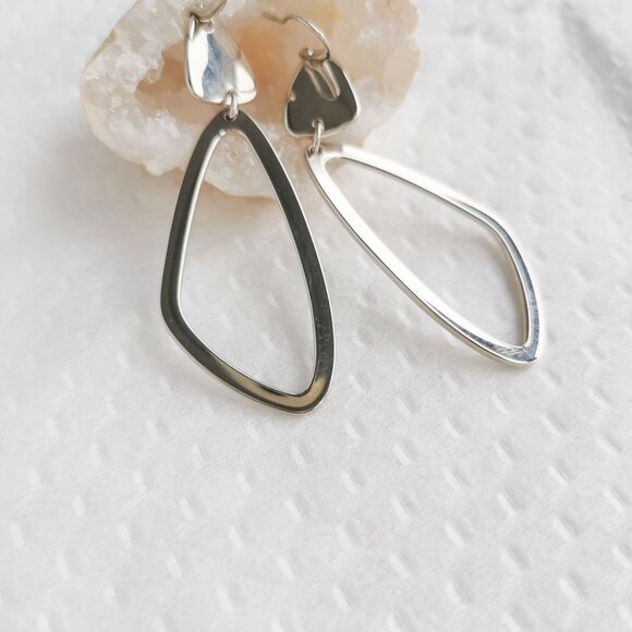 New Silver Kendra Scott Kira Drop Earrings - Picture 3 of 5